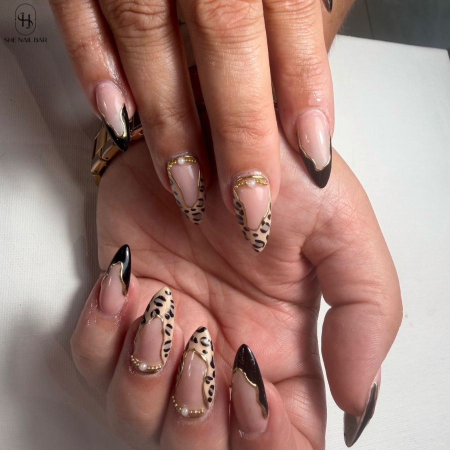 SHE NAIL BAR